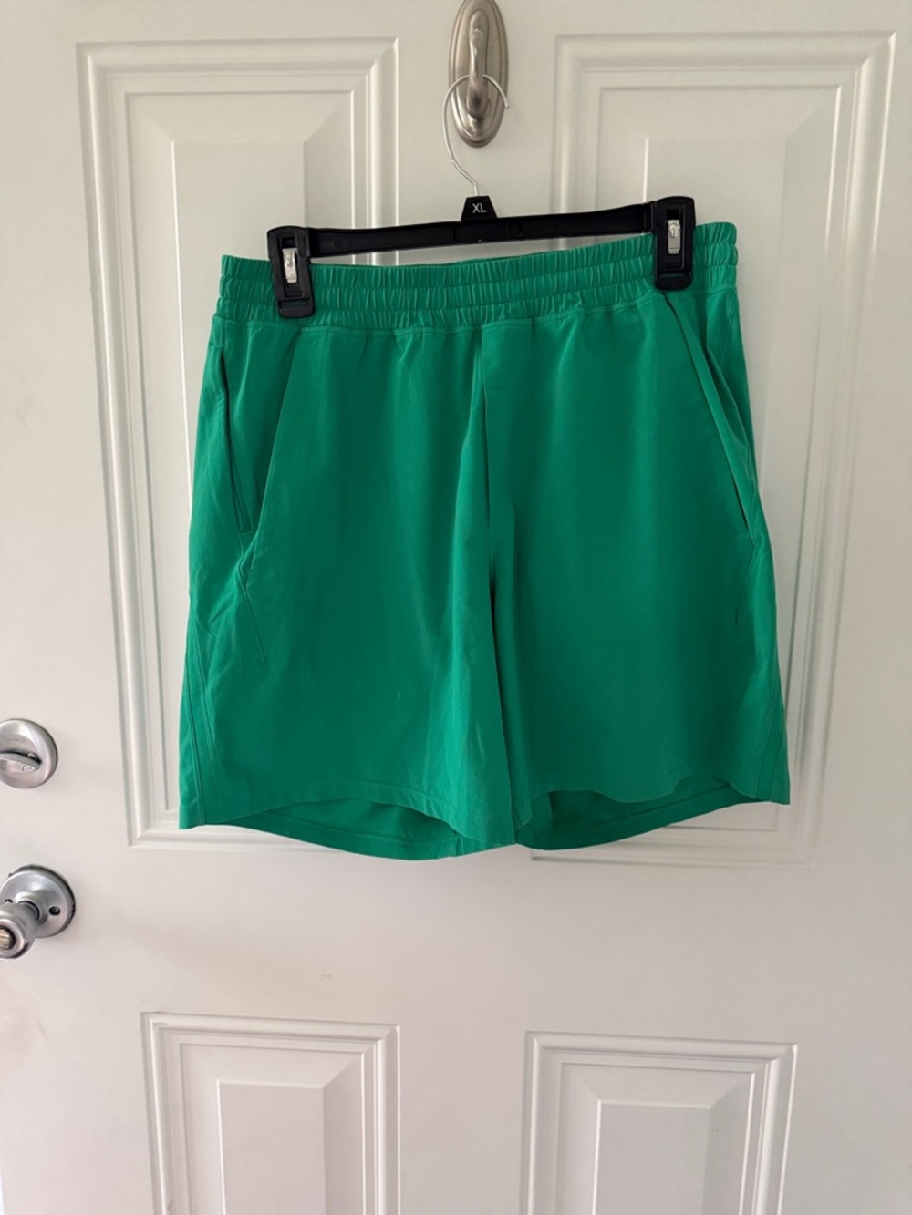 Men’s Lululemon linerless Pace breaker Green Athletic Shorts - size medium
